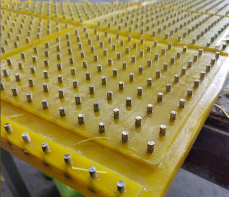 노란색 회전 테이블 PU 재료 반 미끄러지기 매트 착용 저항 설계 ISO 9001 요구 사항을 충족 중량 사용에 이상적입니다